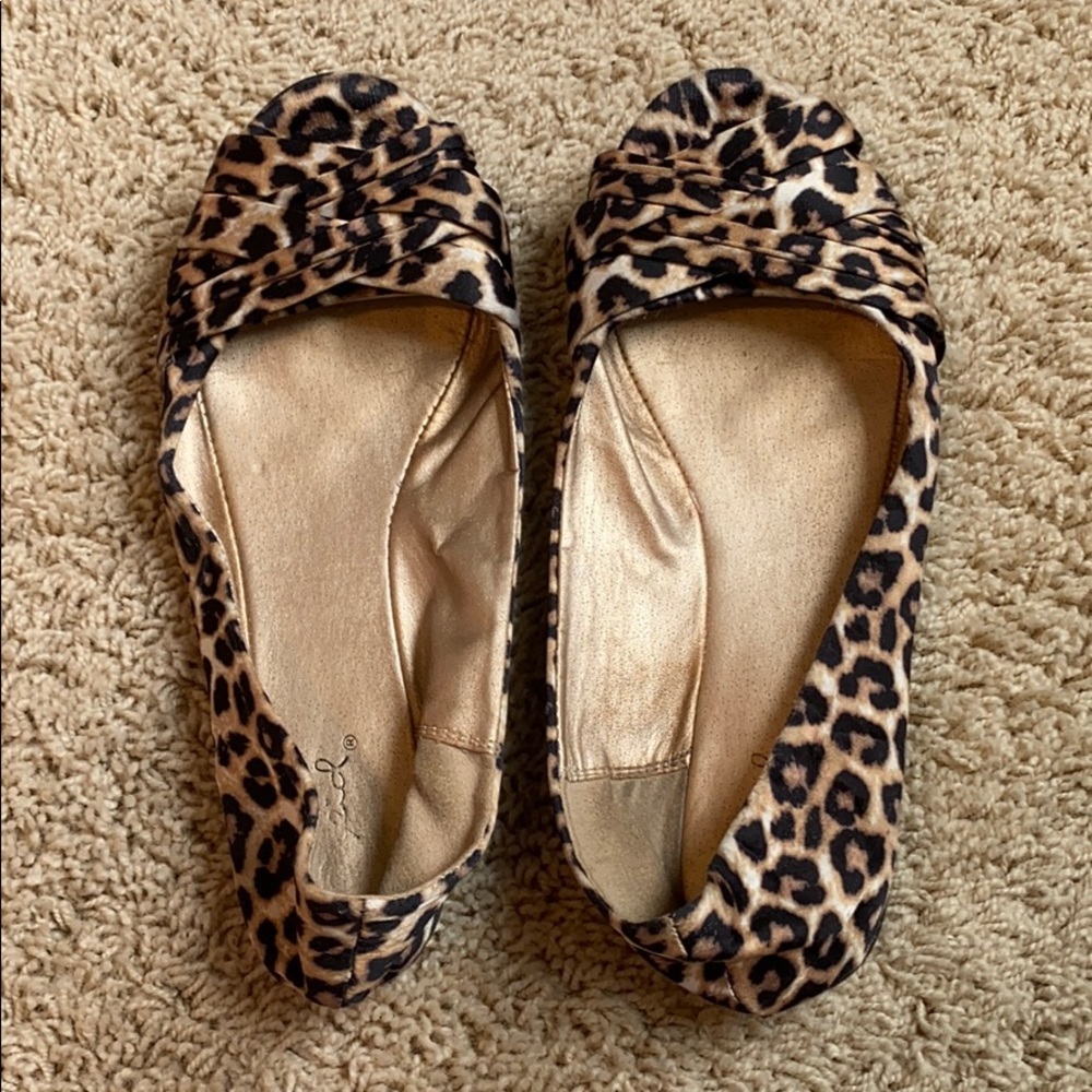 Leopard print flats